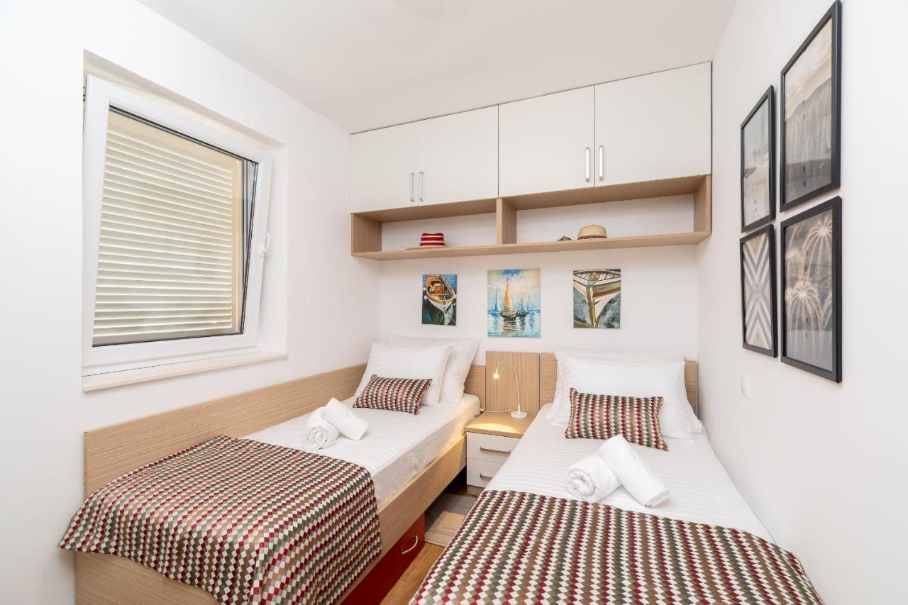 Apartment Stipe