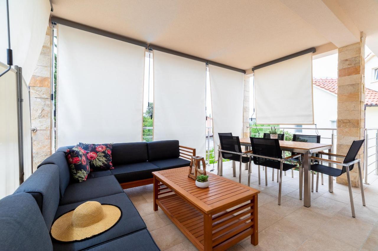 Stipe Apartment *