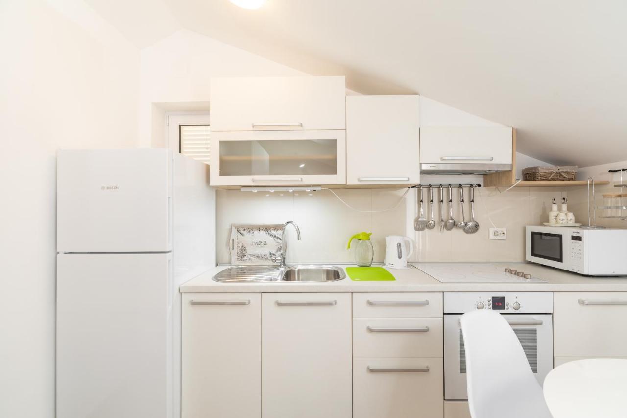 Stipe Apartment *